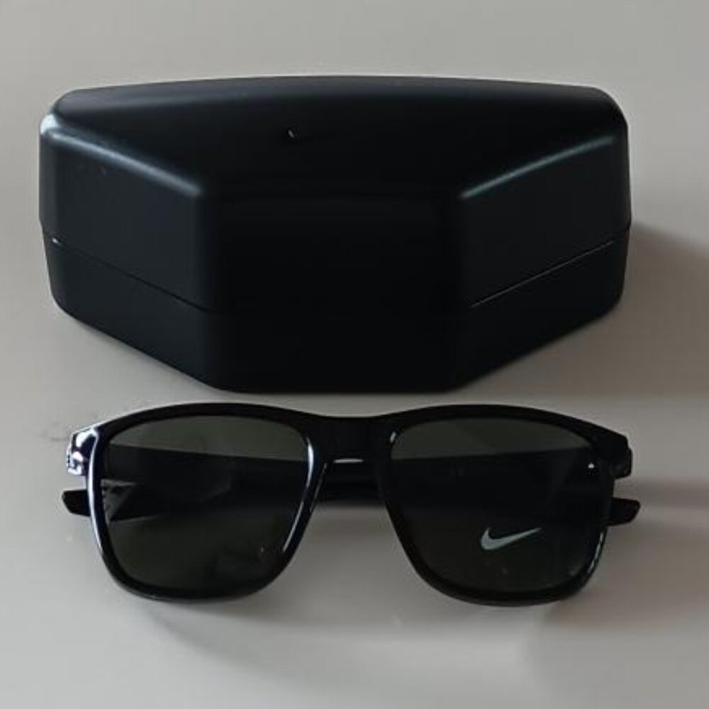 NIKE Sunglasses Black with Hard Shell Case NWOT